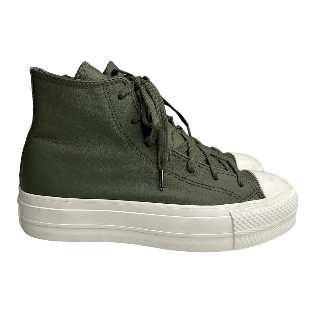 CONVERSE Chuck Taylor All Star Lift Platform Leather in Utility Green/Silver. 8 - Picture 6 of 14